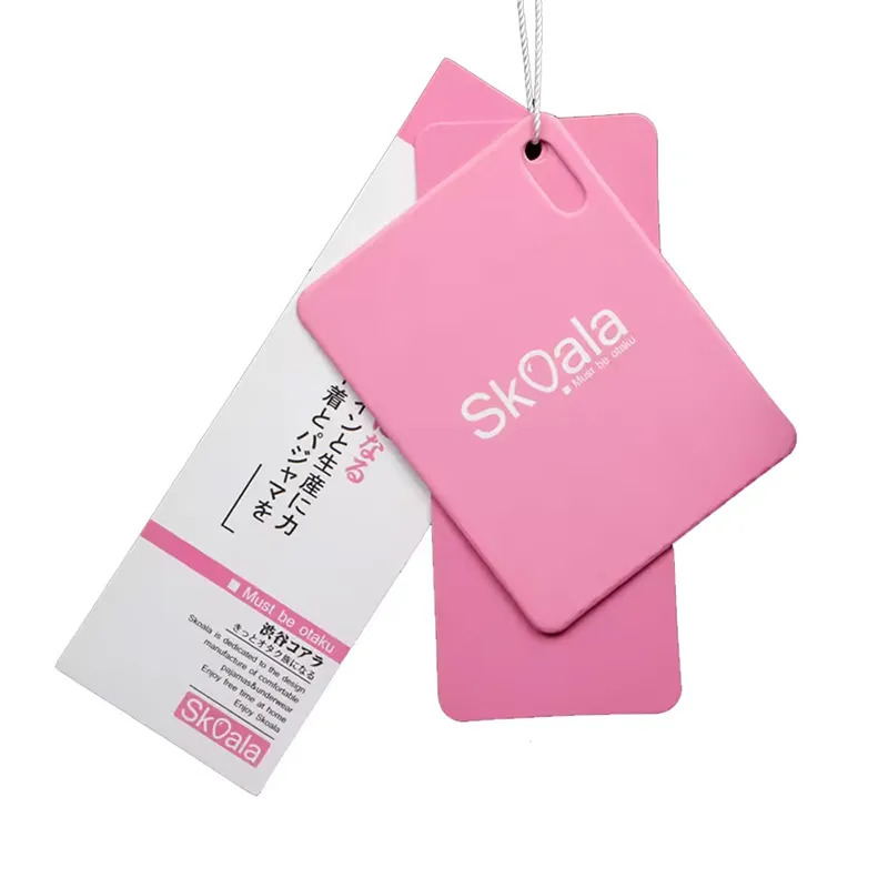 定制服装吊牌与标志